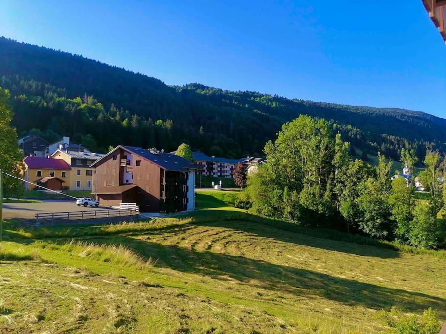 Charmant Appartement Au Pied Des Pistes De Лелекс Экстерьер фото